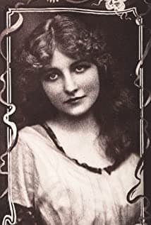 Isabel Lamon image